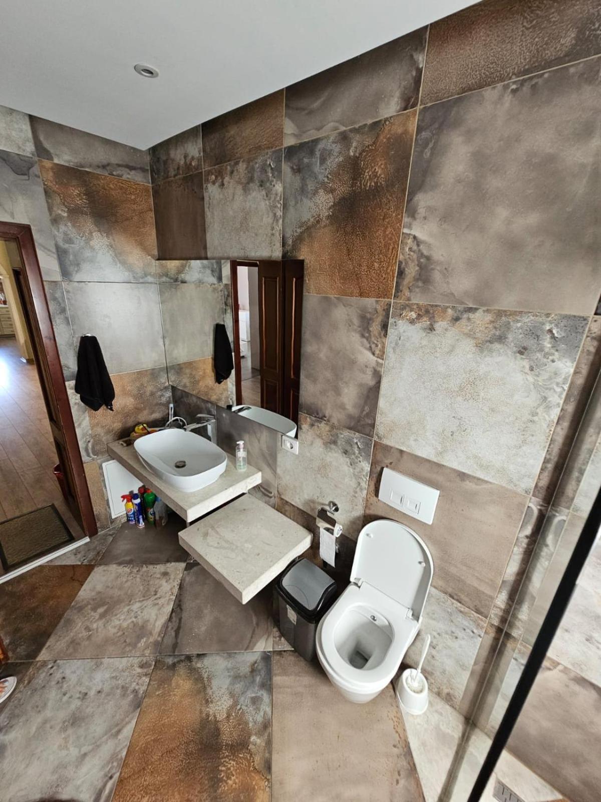Botanic Park Apartment Tirana